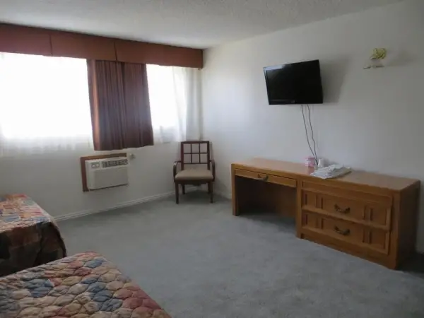 Jet Inn 7