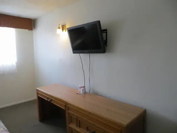 Jet Inn 9